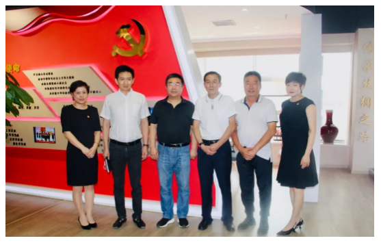 河?xùn)|區(qū)政法委、春華街領(lǐng)導(dǎo)來到永誠世佳開展對企服務(wù)活動(dòng)